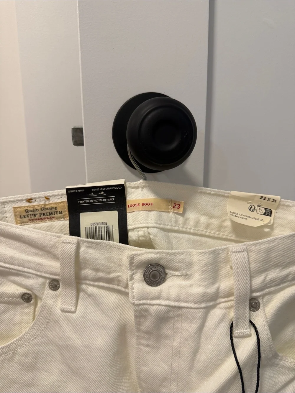Levi's White Boot Cut Jeans - Picture 2 of 7